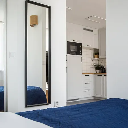 Center Pereca, Next To Warsaw's Business District & Metro Onz, By Warsawskyline Apartment Warsaw