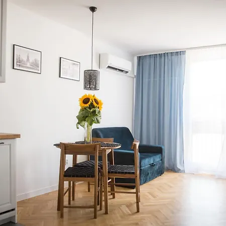 Center Pereca, Next To Warsaw's Business District & Metro Onz, By Warsawskyline Apartment *