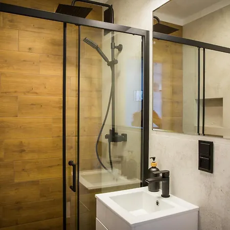 Center Pereca, Next To Warsaw's Business District & Metro Onz, By Warsawskyline Apartment Warschau