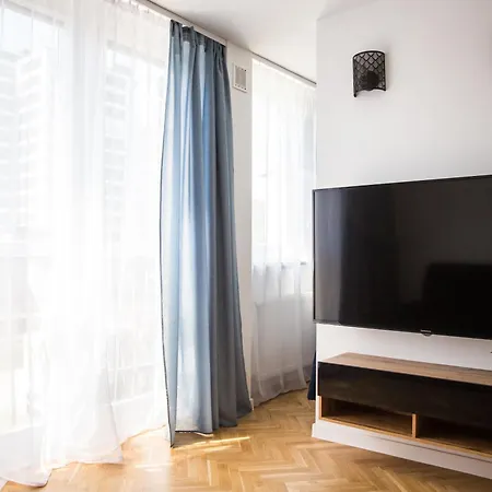 City Center Pereca, In Warsaw'S Business District & Metro Onz, Aircon, By Warsawskyline Apartments